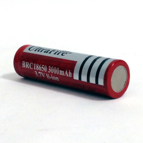 Ultrafire ถ่านชาร์จ 3.7 V 3000 mA จำนวน 2 ก้อน (พร้อมส่ง)